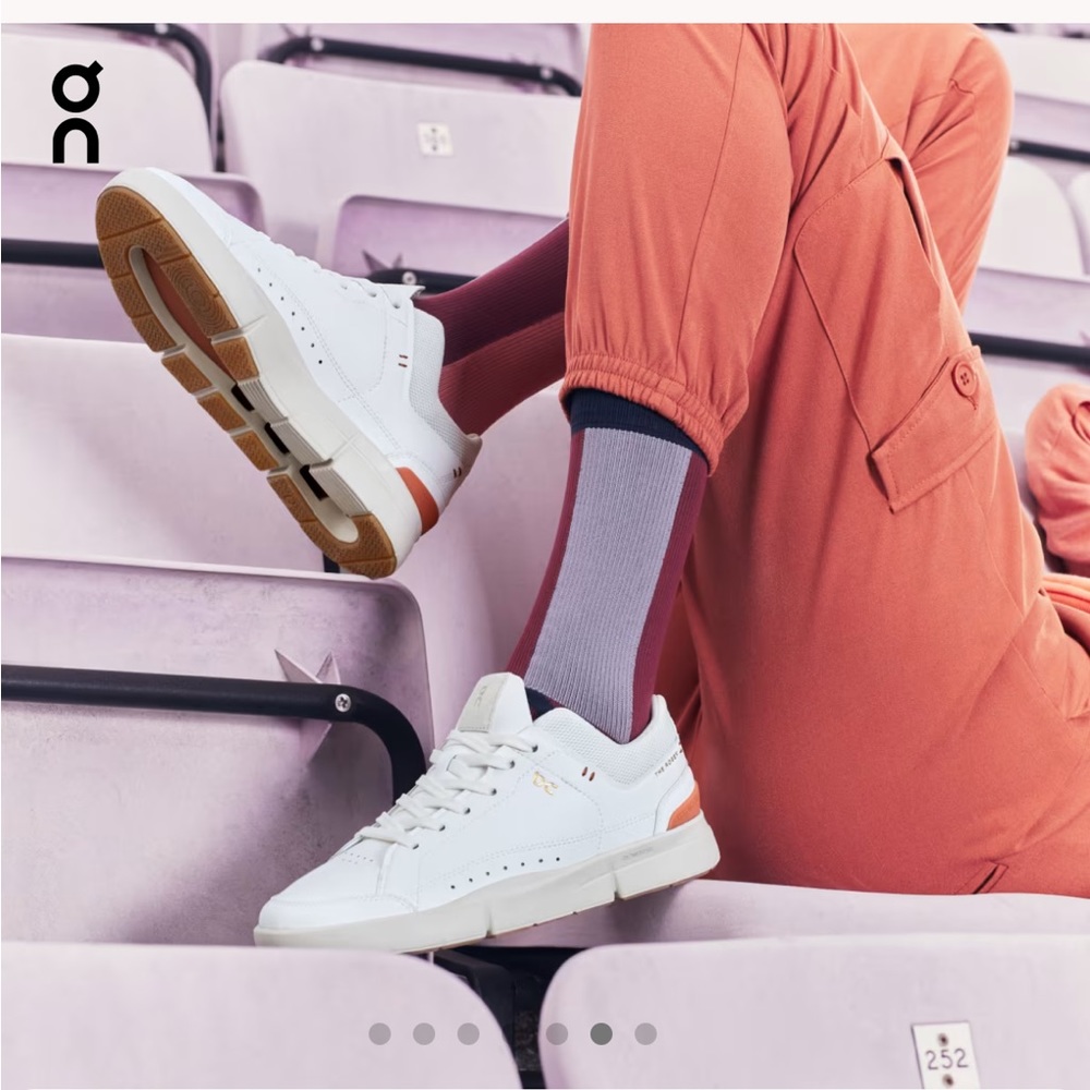 ✨🆕 On Rodger Centre Court Sneaker